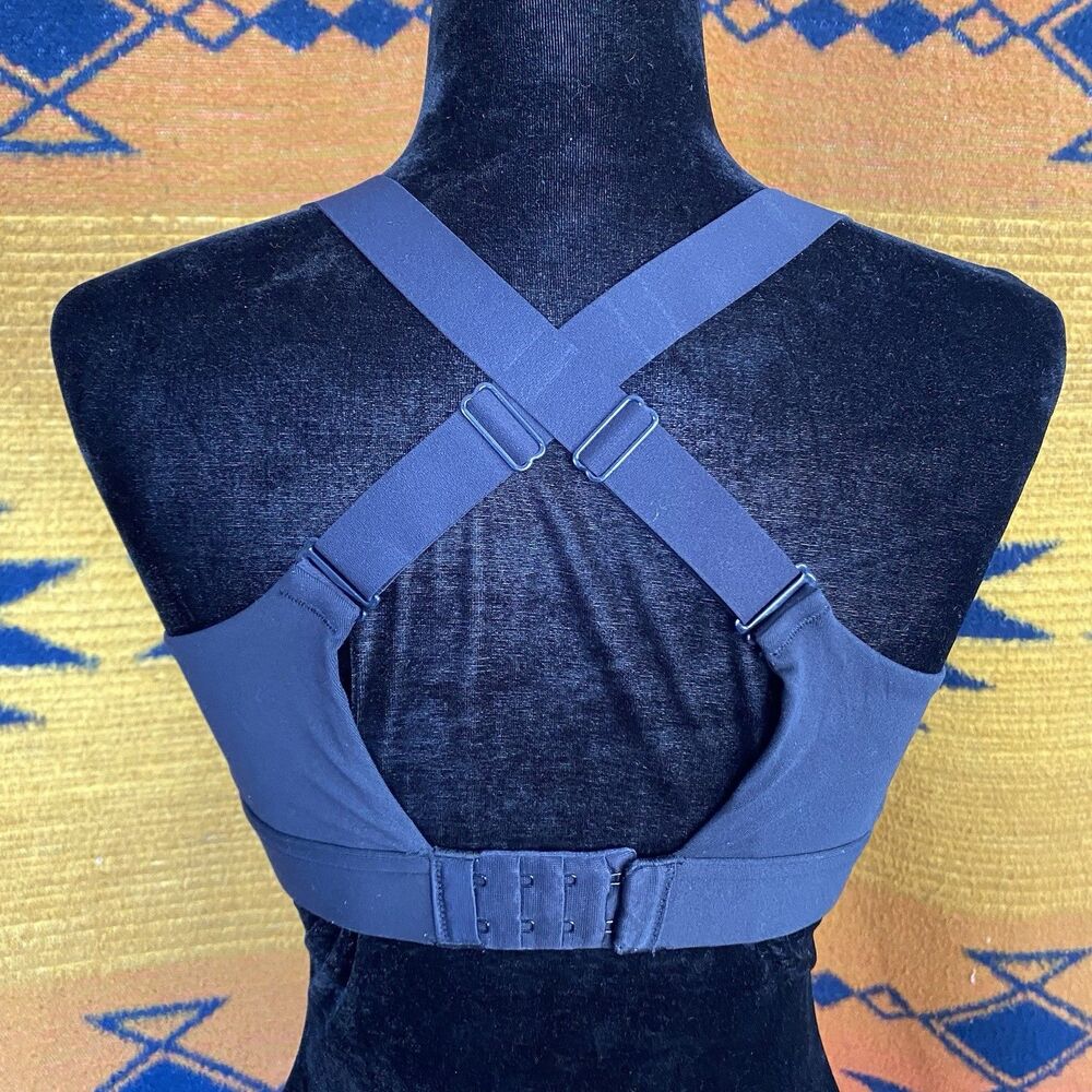 Under Armor Eclipse High Impact Sports Bra. Size 34C. Padded. Adjustable. - Picture 3 of 11